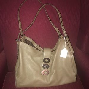 Coach Madison Shoulder Bag. Authentic! 32325